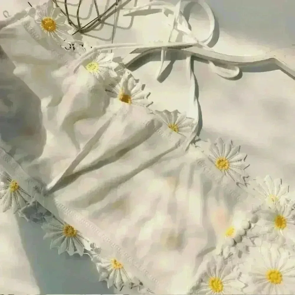 Beautiful Daisy Tank Top🌼 - Picture 5 of 15
